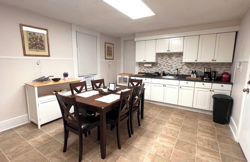 The Hill Apartment | B1 - Walk to YALE Hospital 2