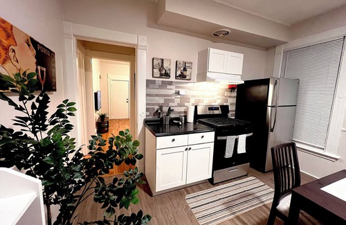 The Hill Apartment | B1- Walk to YALE Hospital 1