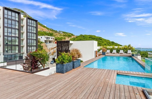 Cay Bay Apartment | B253 - Incredible Top Floor Lagoon Views