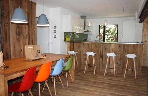 Le Canon House | B31 Attractive single storey house Large garden and beautiful terrace 4 bedrooms
