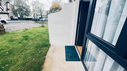 Neuehrenfeld Apartment | baadenberger stay