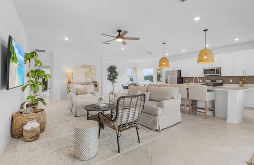 Punta Gorda House | Babcock National Coach. Crisp, Elegant and Serene.