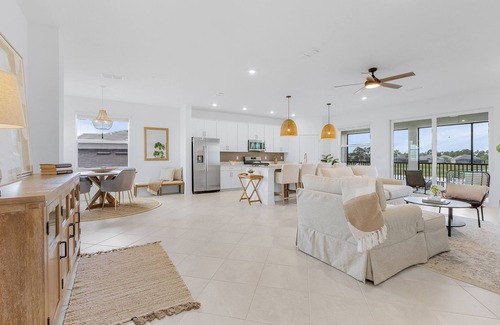 Punta Gorda House | Babcock National Coach. Crisp, Elegant and Serene.