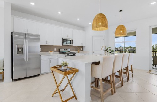 Punta Gorda House | Babcock National Coach. Crisp, Elegant and Serene.
