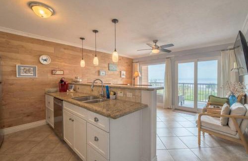 Galveston Apartment | Baca Beach Escape I - 3 Pools - Pet Friendly