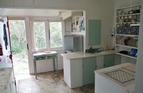 Rangitoto Island Cottage | Bach 114.