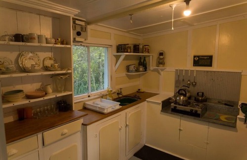 Rangitoto Island Cottage | Bach 78 Islington Bay, Rangitoto Island