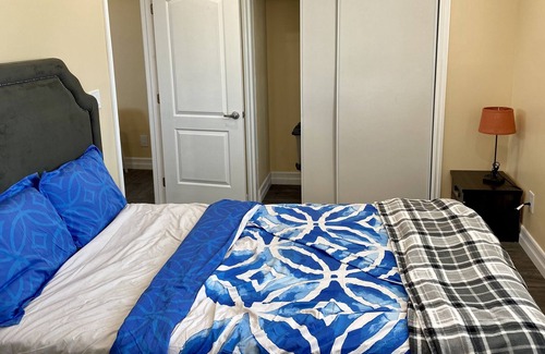 Harbor Gateway South House | Backyard Guest House