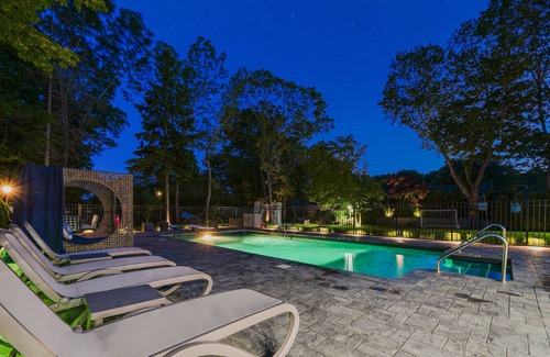 Shirley House | Backyard oasis
