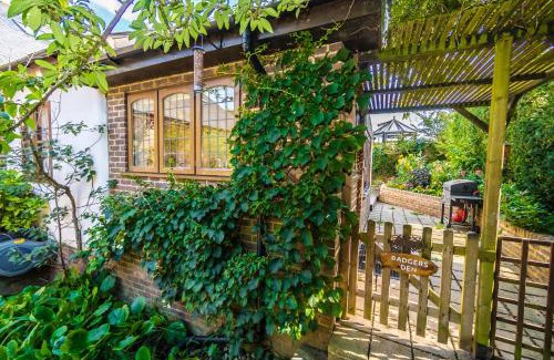 Hastings House | Badgers Den - Covehurst Bay Holiday Cottage