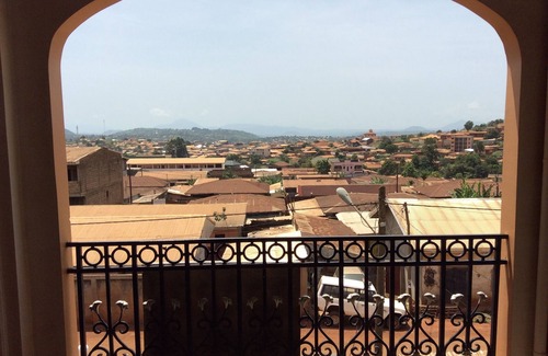 Bafoussam Apartment | Bafoussam Centre: Furnished apartment with all comforts 4 P, 3 bdrms, ideal for families