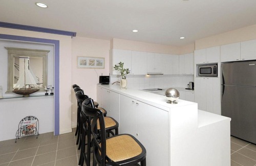 Corlette House | Bagnall Views Stylish and modern duplex across the road to the waters edge