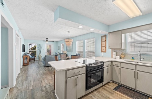 Sunnyside Condo | Bahama West by Panhandle Getaways