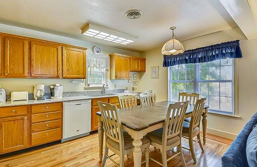 Bethany Beach House | Bahamas Beach Cottages house w/private washer and dryer & WiFi - close to beach