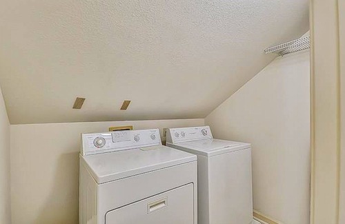 Bethany Beach House | Bahamas Beach Cottages house w/private washer and dryer & WiFi - close to beach