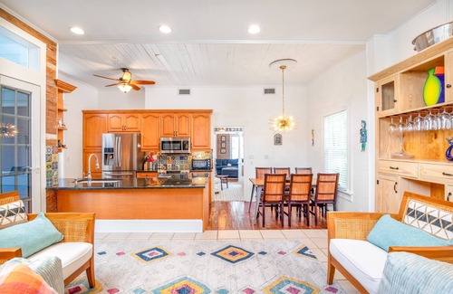 Historic Seaport House | Bahari House | Key West Home w/Balcony, & Steps to Ocean & Bars