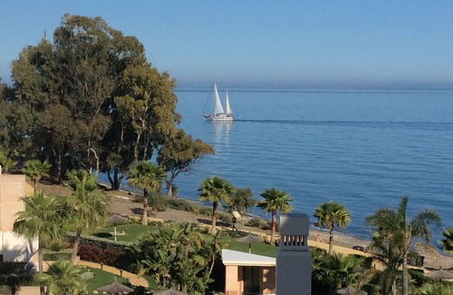 New Golden Mile Apartment | Bahia Beach Front Apartment - Close to Marbella - Free WiFi