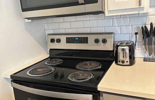 Huntsville Apartment | Bailey's Blaque Suite-Near UAH & Midcity