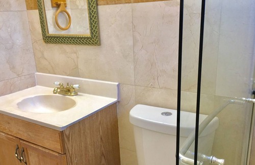 Cutler Bay Apartment | BAJANDA BY ANDY RESORT is very good for couples, business travelers, tourist