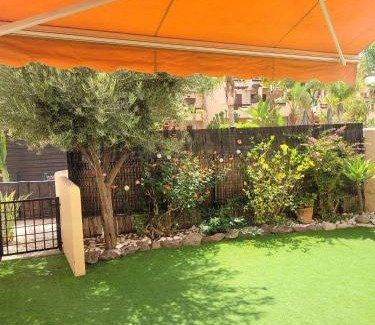 Vera Beach Apartment | Bajo con una terraza espectacular al lado de la playa y con acceso directo a la piscina!