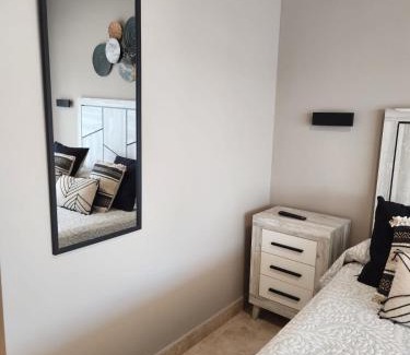 Vera Apartment | Bajo con vistas a la piscina en Valle del Este Golf