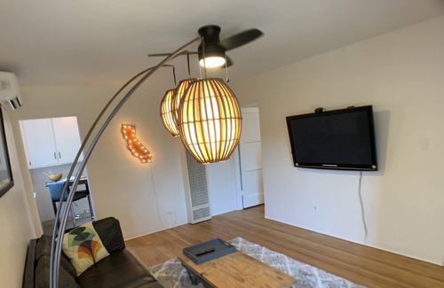 Normal Heights Cottage | Balboa Park, San Diego Zoo, Sea World, Coronado minutes away