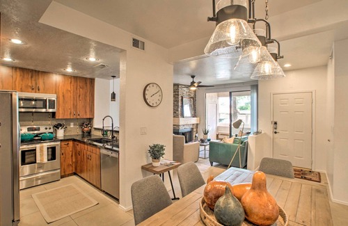 Scottsdale Ranch Condo | Balconies & Resort Amenities: Scottsdale Condo