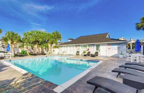 Galveston Apartment | Balcony and Pool Access Condo in Galveston!