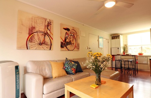 Fitzroy Apartment | Balcony,BBQ,Pets,Parking,Central Heating,St Vincent's Hospital 550m