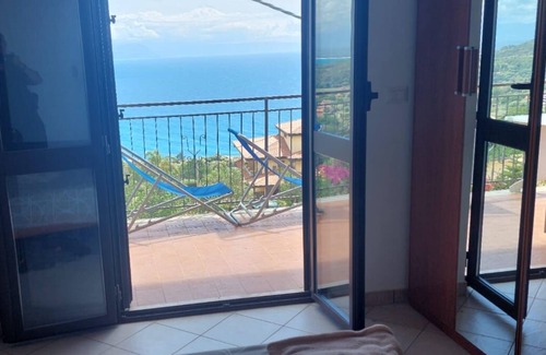 Joppolo Apartment | Balcony - SeaViews - Sleeps 8 - Authentic Italy