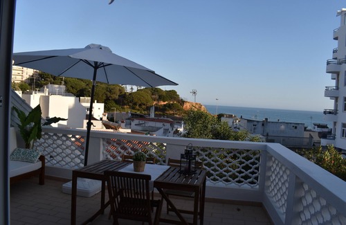 Olhos D'Agua Apartment | Balcony to the sea 200 m from the beach