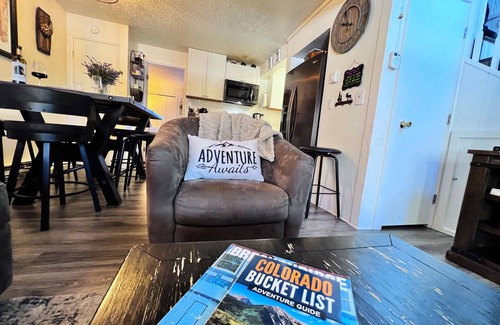 Baldy Mountain Ski Chalet | Baldy Mountain Basecamp Cozy Stay w/Free Shuttle Access