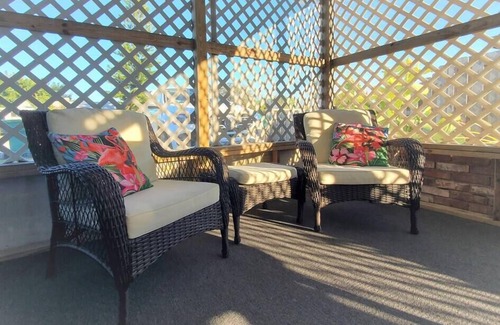 Cocoa Beach Apartment | Bali Bungalow - Heart of Cocoa Beach!