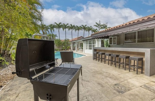 Westchester House | Bali Paradise Pool BBQ - Fits 14