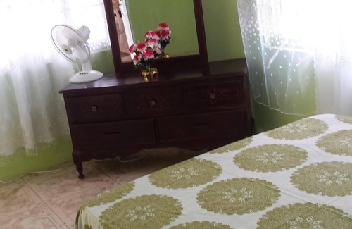 Stewart Town House | Bamboo Breeze Inn Vacation Home Rental, 5 miles up the hill from coastal Priory