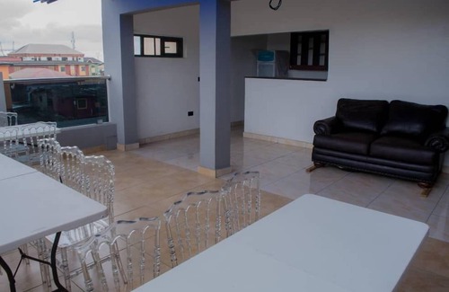 Surulere Apartment | Bamgbose Apartments - Sleeps 2 - Balcony - Parking