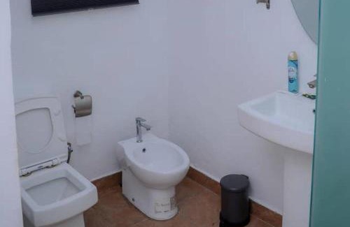 Surulere Apartment | Bamgbose Apartments - Sleeps 2 - Balcony - Parking