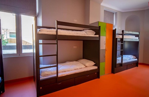 Cannes City Centre Hostel | BANANA'S CAMP