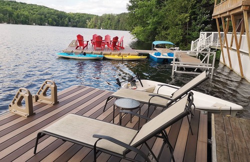 Faraday Cottage | Bancroft area, foosball, pool table, arcade, badminton and more.