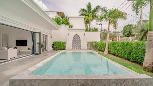 Si Sunthon Villa | Bang Tao Villa - Menara Hill