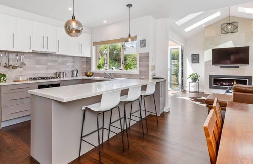 Mornington House | BANGALOW - MORNINGTON