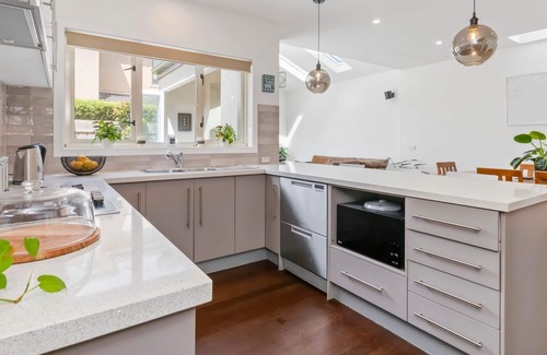 Mornington House | BANGALOW - MORNINGTON