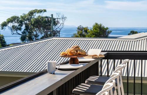Mollymook Beach House | Bannisters Retreat - coastal haven near beaches