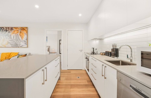 Christchurch City Centre Cottage | Barbadoes Beauty - Christchurch Holiday Apartment