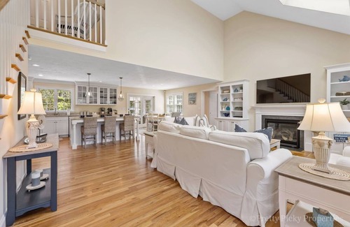 North Chatham House | Barefoot Bungalow: 330-C Exquisite Chatham Home, Easy Access to Town, Bike Trail