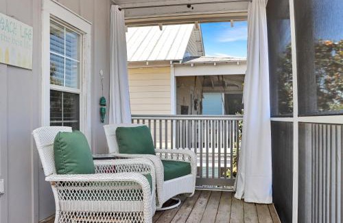 Port St. Joe House | Barefoot Cottage B12 - Sea La Vie by Pristine Property Vacation Rentals