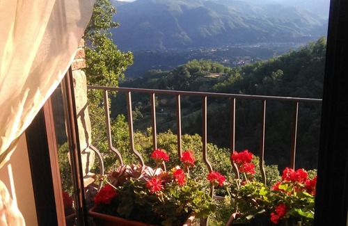 Barga Cottage | Barga -cottage & barn 6 hctres of land, private pool, WIFI , stunning views!