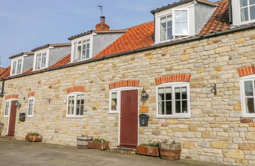 Scawton Cottage | BARN COTTAGE, pet friendly, with open fire in Kirkbymoorside
