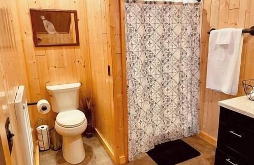 De Soto House | Barn On The Ridge/HOT TUB/Sleeps 6