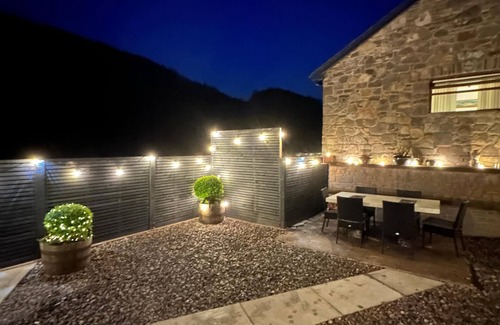 Abercwmboi House | Barn with hot tub - Near Brecon, Zip World & Cardiff